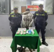 Capturan a 'el Guti' con 500 dosis de droga en Cartagena tras operativo con drones