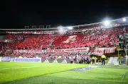 CONMEBOL sanciona a Santa Fe con multa de 5.000 dólares por uso de pólvora en El Campín