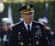 Destituyen al jefe del Estado Mayor del Ejército de EE.UU. en medio de reestructuración del Pentágono