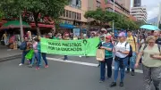 Docentes de Medellín se movilizan por fallas en salud y pensiones en paro nacional