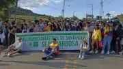 Estudiantes de la UIS sede Barbosa protestan por suspensión de pavimentación vial