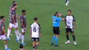 Expulsión por gesto obsceno en Brasileirão: Allan, del Fluminense, ve roja tras intervención del VAR