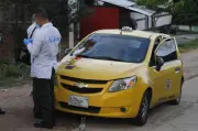 Intolerancia en Medellín: Pasajero apuñala a taxista y mujer en Llanaditas