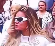 Karol G despide a su tía en emotivo funeral; imágenes revelan su dolor