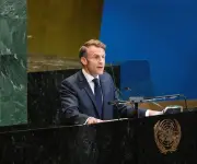 Macron califica de poco realista la opción militar para reabrir el estrecho de Ormuz