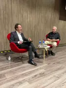 Martin Baron advierte sobre el riesgo de la militancia política en el periodismo