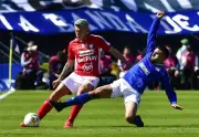 Millonarios y Santa Fe empatan 1-1 en El Campín, resultado que complica a ambos en la Liga