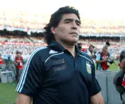 Nuevo juicio por muerte de Maradona comienza en Argentina tras escándalo judicial
