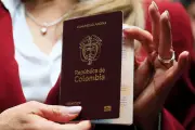 Nuevos pasaportes colombianos: polémicas y retrasos en su distribución