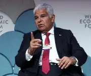 Panamá abre diálogo sobre taxis de lujo tras polémica por regulación de plataformas digitales