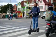 Patinetas eléctricas en Colombia: reglas de edad, velocidad y multas que debes conocer