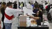 Perú amplía jornada electoral por retrasos en apertura de centros de votación