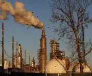 Petróleo y gas se desploman tras anuncio de reapertura del estrecho de Ormuz por Irán