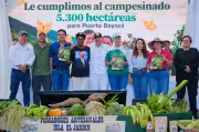 Petro entrega 5.300 hectáreas a campesinos en Puerto Boyacá