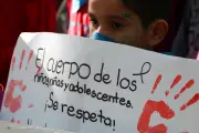 Plantón de padres en Barranquilla exige retiro de profesor acusado de acoso sexual