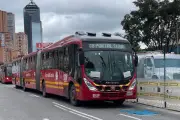 Protesta de contratistas del Metro de Bogotá colapsa Transmilenio y genera caos vial