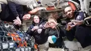Rise: El quinto tripulante de Artemis II, nacido de una imagen icónica y el talento de un niño