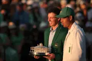 Rory McIlroy hace historia en el Masters con su segunda chaqueta verde consecutiva