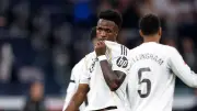 Silbidos en el Bernabéu: Vinícius y Mbappé enfrentan el descontento del madridismo