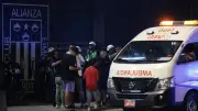 Tragedia en estadio de Alianza Lima: un muerto y decenas de heridos en banderazo