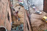 Tragedia en Medellín: niño de 5 años muere al colapsar muro por desbordamiento de quebrada