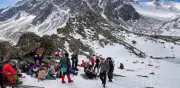 Tres alpinistas rusos mueren de hipotermia en descenso de montaña más alta de Buriatia
