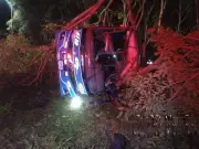 Tres muertos y heridos tras volcamiento de bus intermunicipal en la vía Ibagué-Bogotá