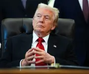 Trump cancela viaje de enviados a Pakistán; paz con Irán en jaque