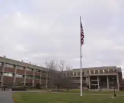 Universidad de Hampshire anuncia cierre definitivo tras crisis financiera y caída de matrícula