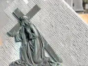 Viernes Santo: una reflexión profunda sobre la muerte de Jesús más allá de buscar culpables