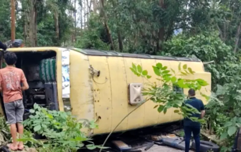 Accidente de bus escolar en Santander deja unos 30 niños heridos