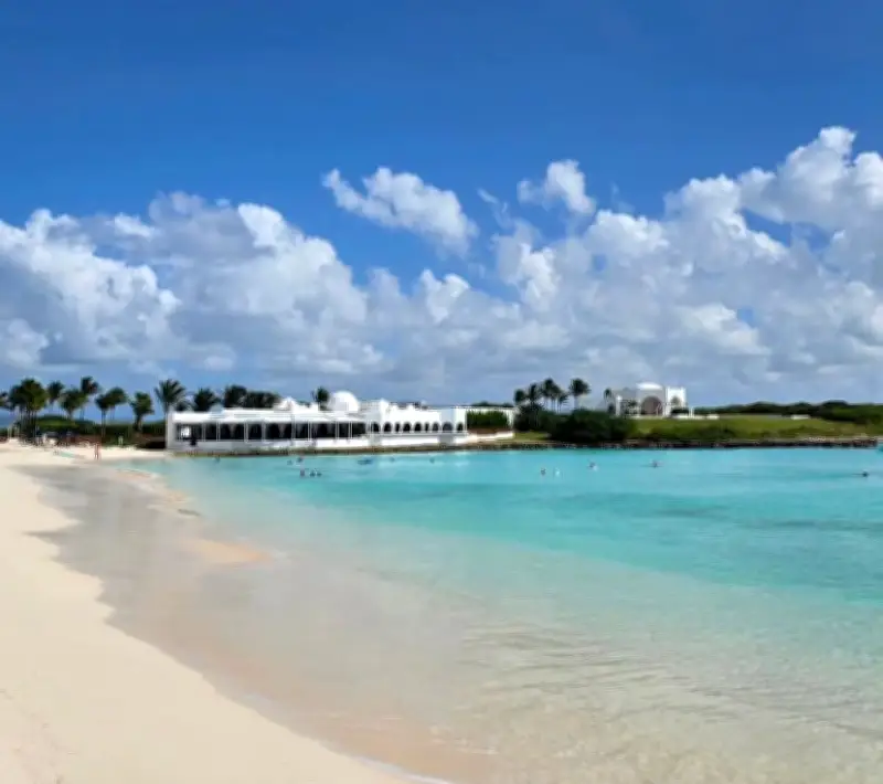 Anguila, la isla escondida elegida mejor del Caribe y cerca de Colombia