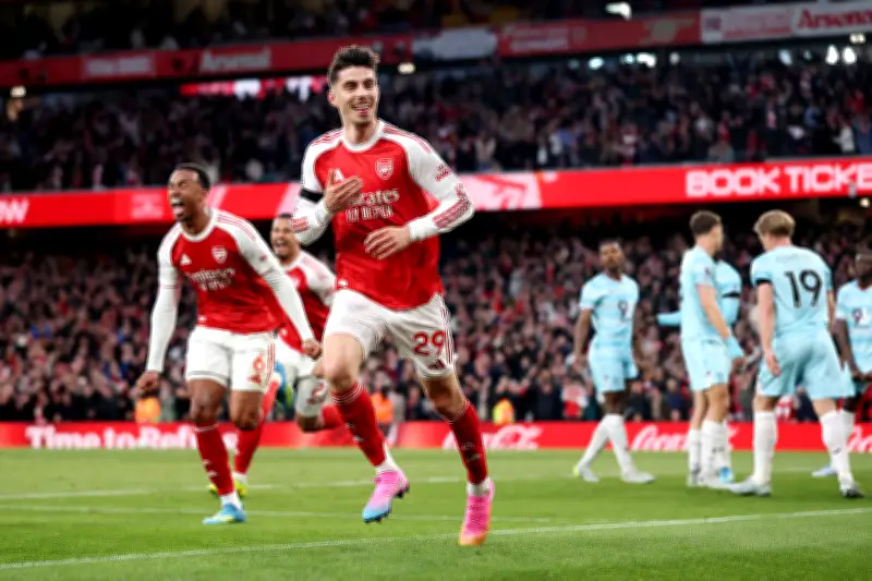 Arsenal rompe sequía de 22 años y es campeón de la Premier League