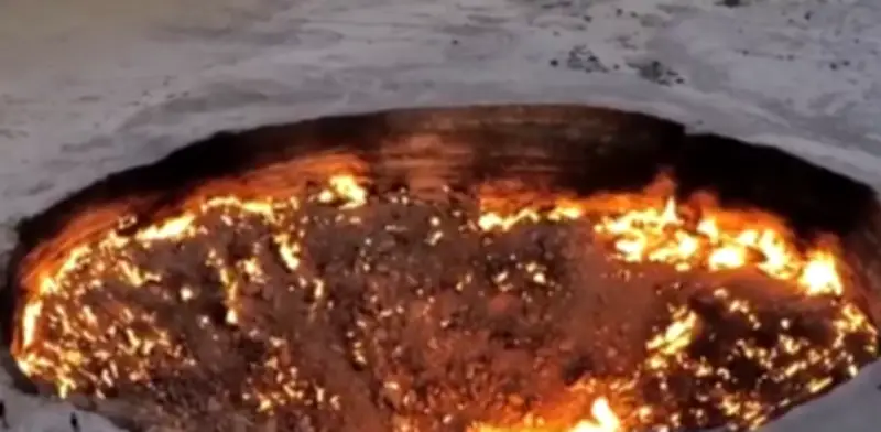 Así se apaga la 'Puerta del Infierno': cráter en Turkmenistán se extingue