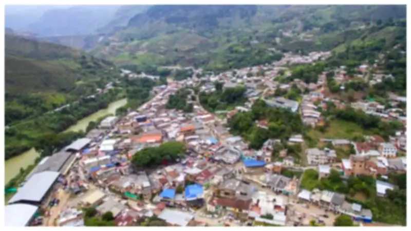 Ataques con drones explosivos contra estación de Policía en Suárez, Cauca