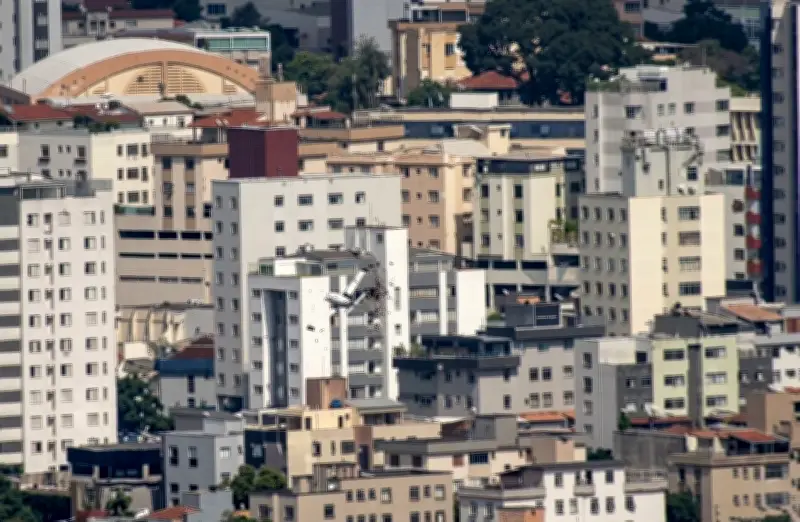 Avioneta impacta edificio en Belo Horizonte: fallecen piloto y copiloto