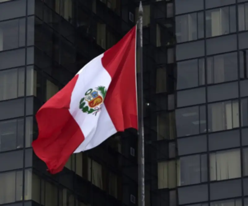 Bancos peruanos moderan créditos por inflación e incertidumbre electoral