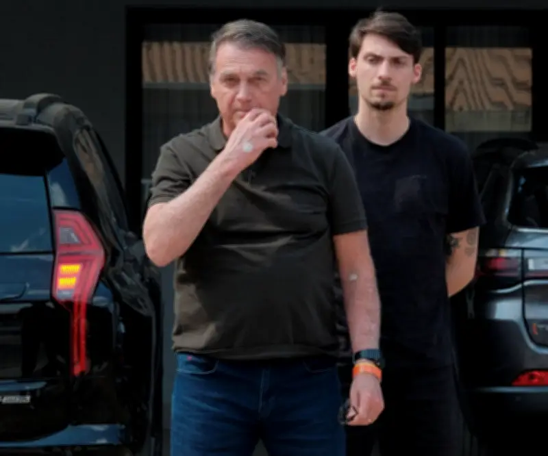 Bolsonaro sale de arresto domiciliario para cirugía de hombro