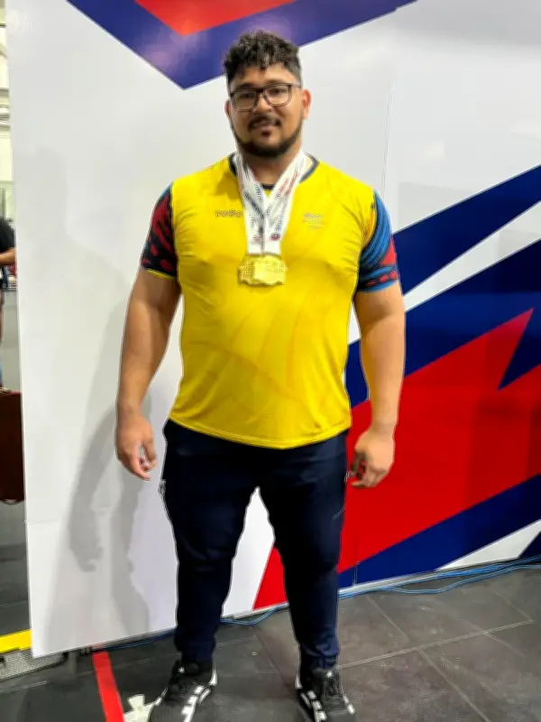 Bolívar celebra triple oro en Panamericano de Pesas con Francisco Mosquera y Rafael Cerro
