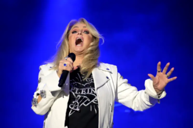 Bonnie Tyler: cantante británica gravemente enferma pero estable en Portugal