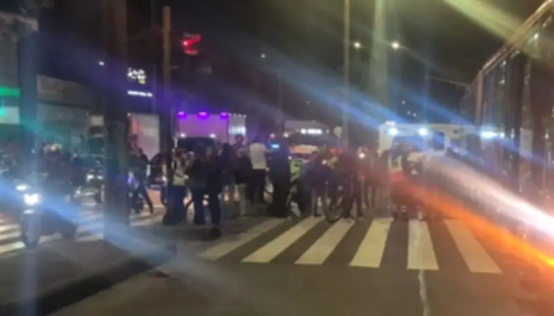 Bus de Transmilenio atropella a peatón en Engativá, Bogotá