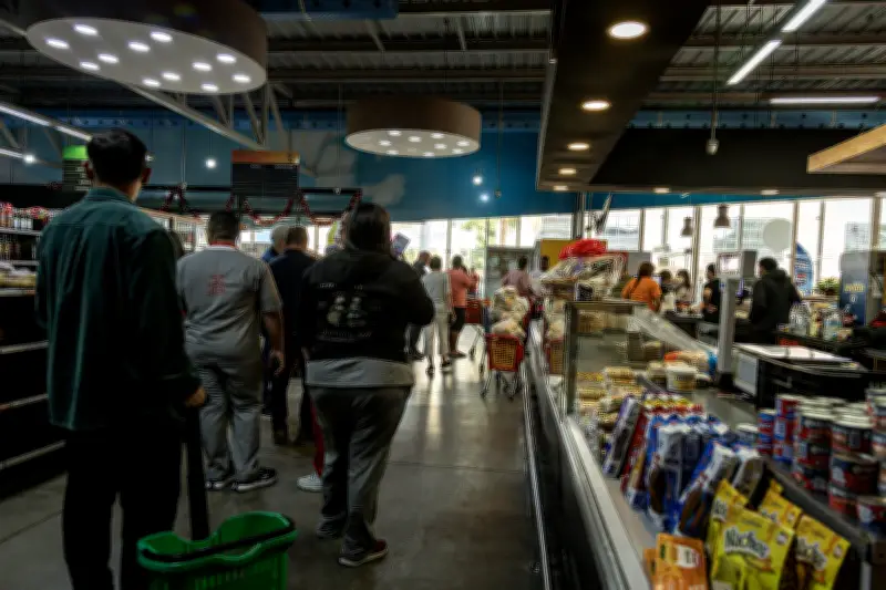 Canasta alimentaria en Venezuela sube a $730 en abril, salario mínimo cubre 0,03%