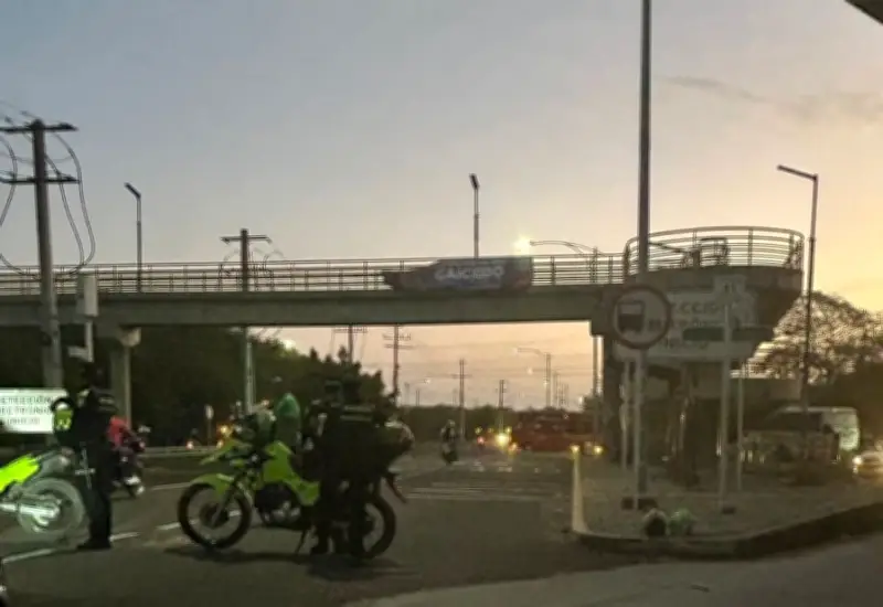 Caos vehicular en vía Barranquilla-Galapa por presunto explosivo