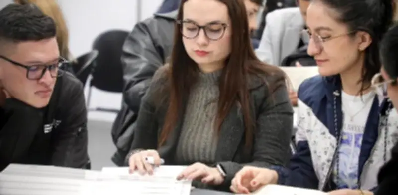 Capacitación de 850.000 jurados de votación inicia en Bogotá para elecciones presidenciales