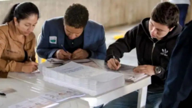 Capacitación obligatoria para jurados de votación en Colombia