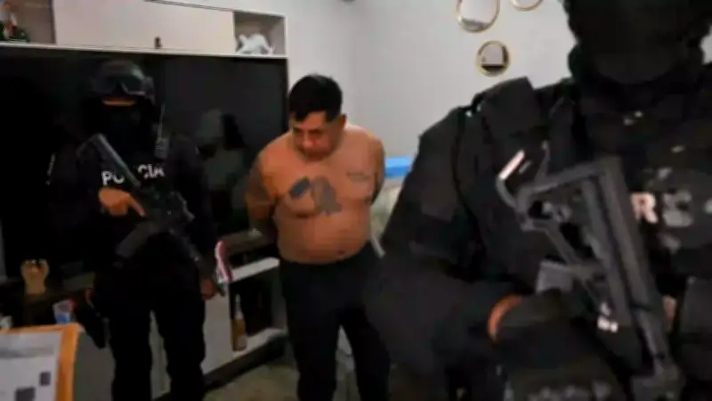Capturan en Ecuador a ‘Gordo Paul’, líder de la mafia ‘Los Lobos’
