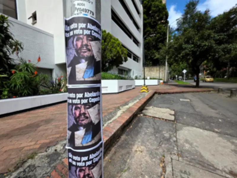 Carteles en Bogotá vinculan voto por Abelardo con Cepeda