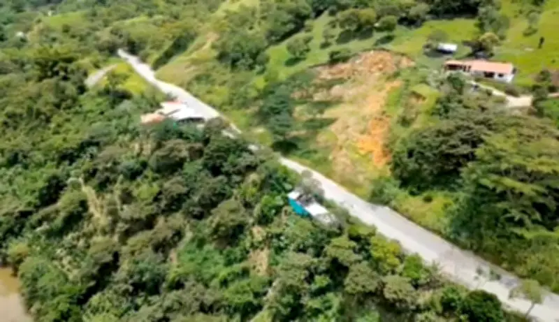 CAS aprueba licencias ambientales para pavimentación de vía San Gil – Charalá – Duitama