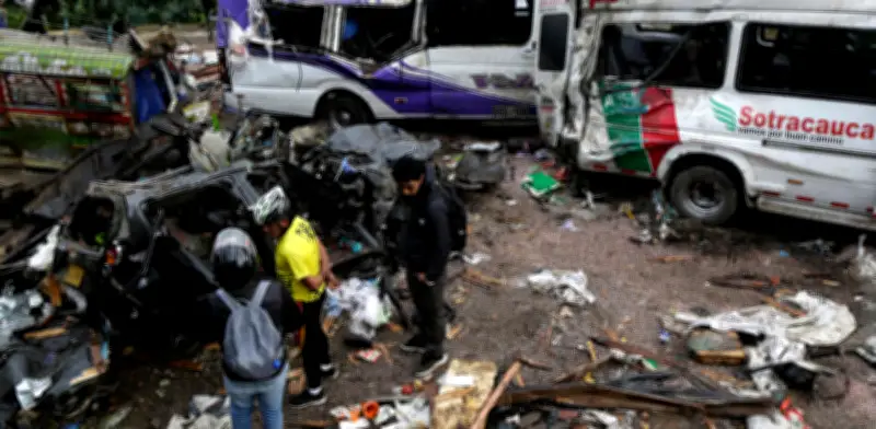 Cauca sumido en terror: el explosivo cóctel detrás del peor atentado contra civiles en 20 años