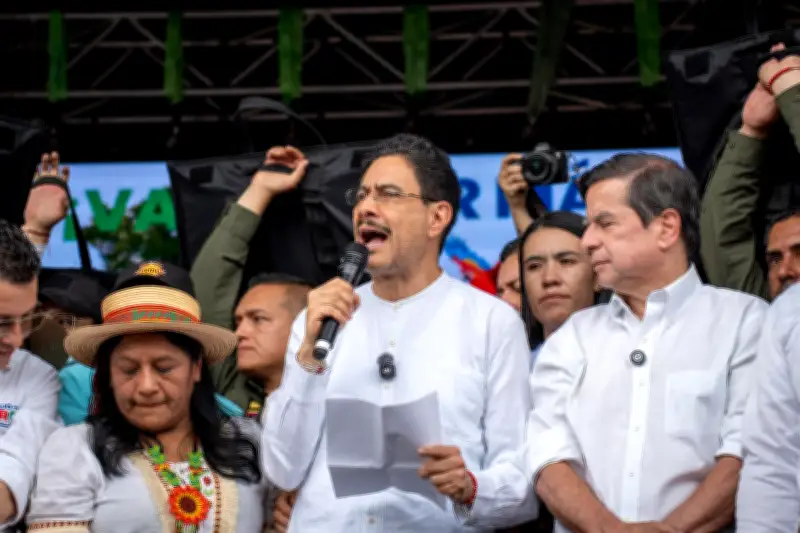 Centrales sindicales respaldan candidatura presidencial de Iván Cepeda
